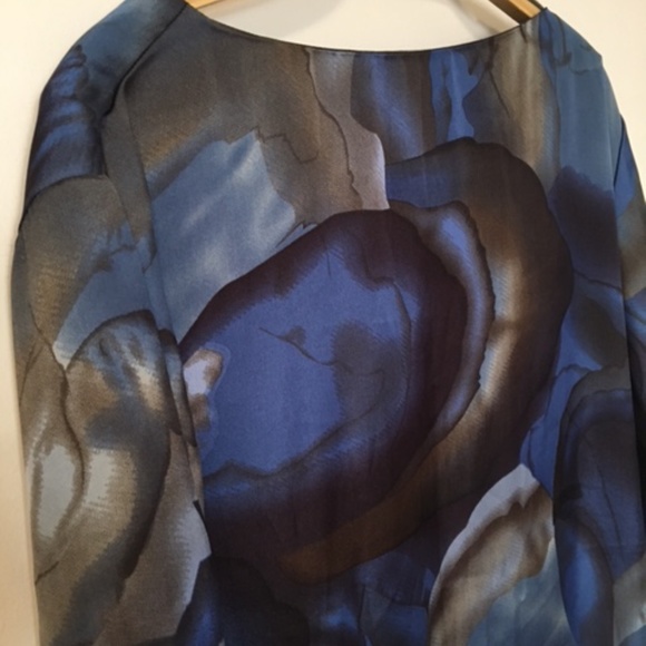 Lovely modern-art style silky Soya Concept dress - Picture 2 of 7